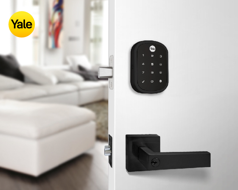 Puerta de Vidrio Yale tiene una cerradura en su portafolio diseñada especialmente para este tipo de material, la YDG313, usada especialmente en oficinas, y empresas. Esta pueda ser abierta con código o con tarjeta de proximidad.